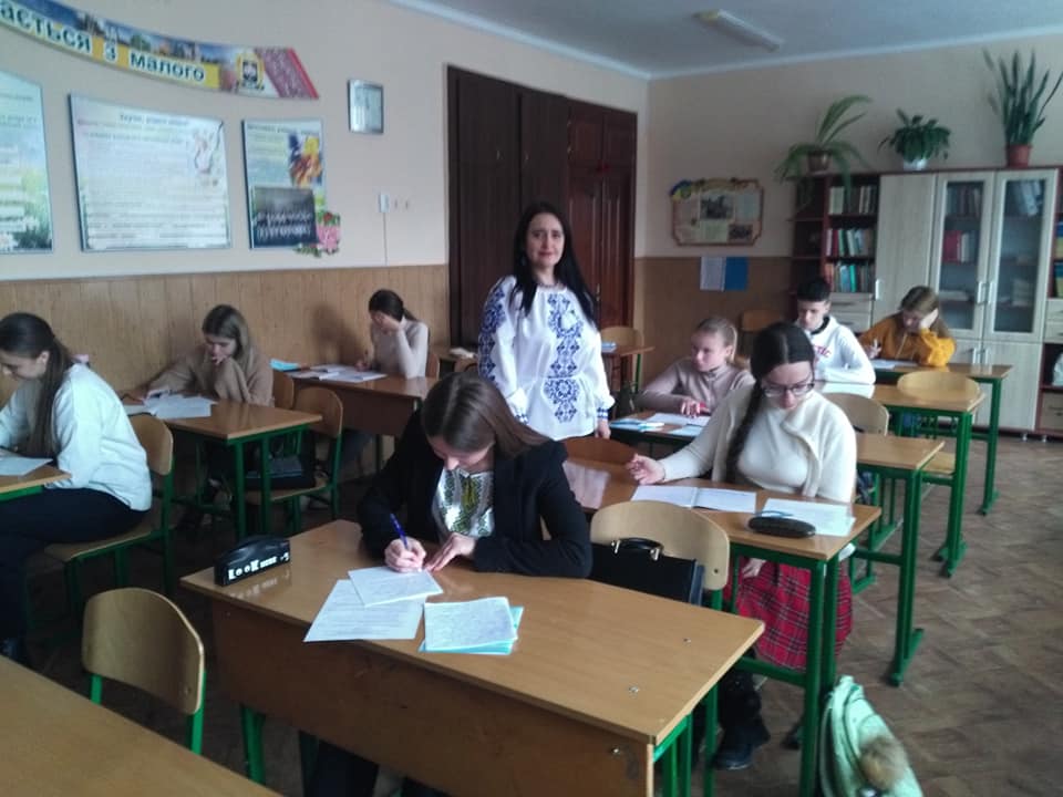 Яке прекрасне рідне слово! Воно - не світ, а всі світи!