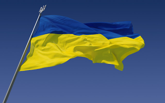 23 березня 1990 року у м. Тернопіль ‒  першому серед обласних центрів України ‒ згідно з рішенням сесії міської ради був піднятий синьо-жовтий прапор над адміністративним будинком