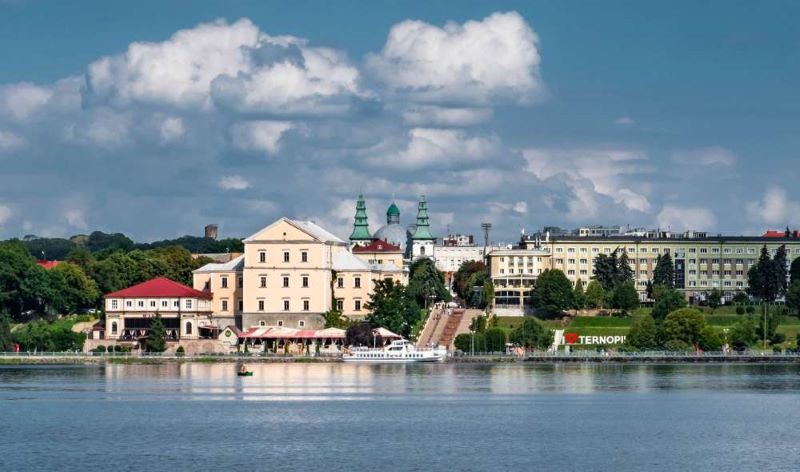 15 квітня –  генетичний код Тернополя: від королівського привілею до відродження з попелу (до дня заснування  та дня визволення від німецько-фашистських загарбників міста)