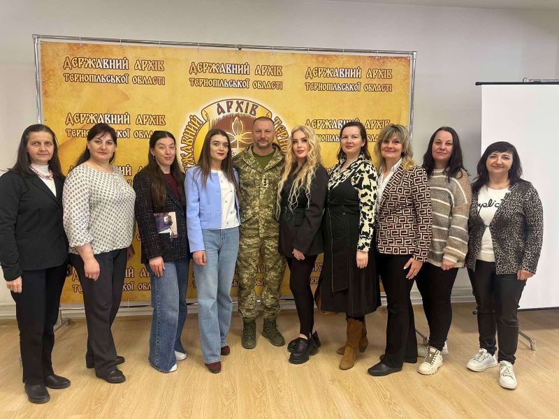 Про відкриття документальної виставки «Олег Барна: душу-Богу, життя -Україні, а честь - собі» в Державному архіві Тернопільської області